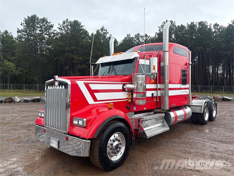 Kenworth W900L Prime Movers