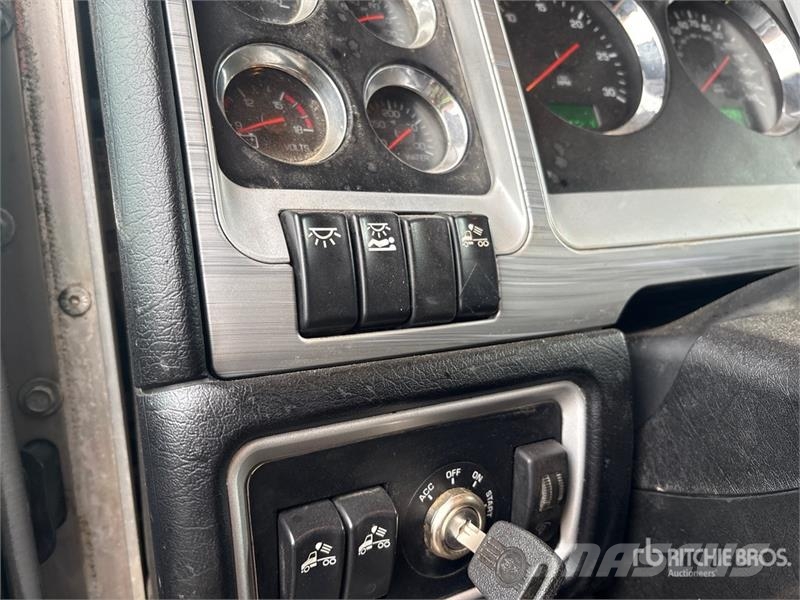 Kenworth W900L Prime Movers