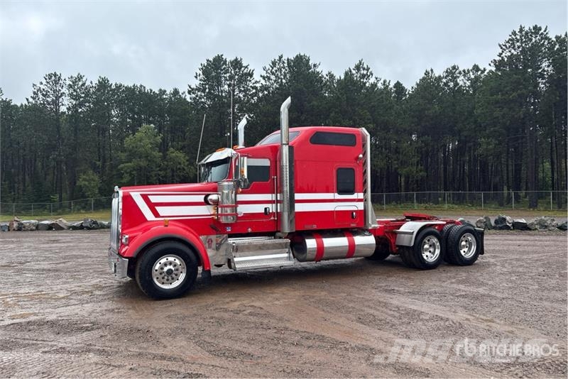 Kenworth W900L Prime Movers