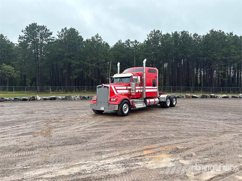 Kenworth W900L Prime Movers