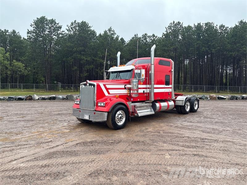 Kenworth W900L Prime Movers