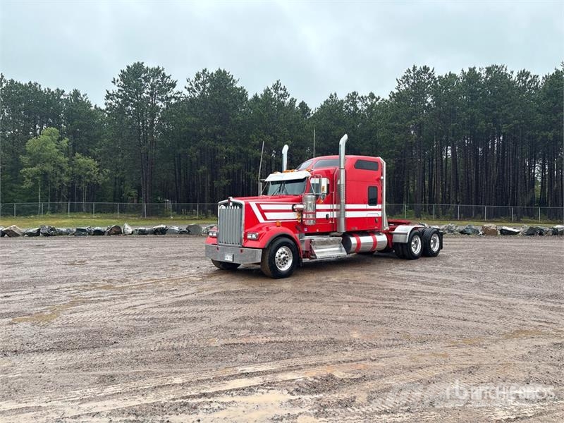 Kenworth W900L Prime Movers