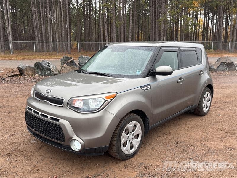 Kia Soul 2WD SUV Automobili