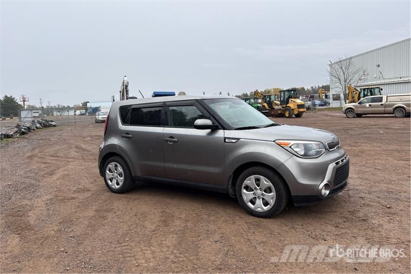 Kia Soul 2WD SUV Automobili