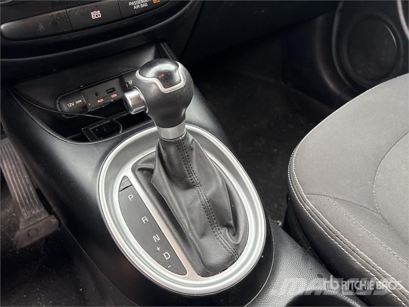 Kia Soul 2WD SUV 汽车