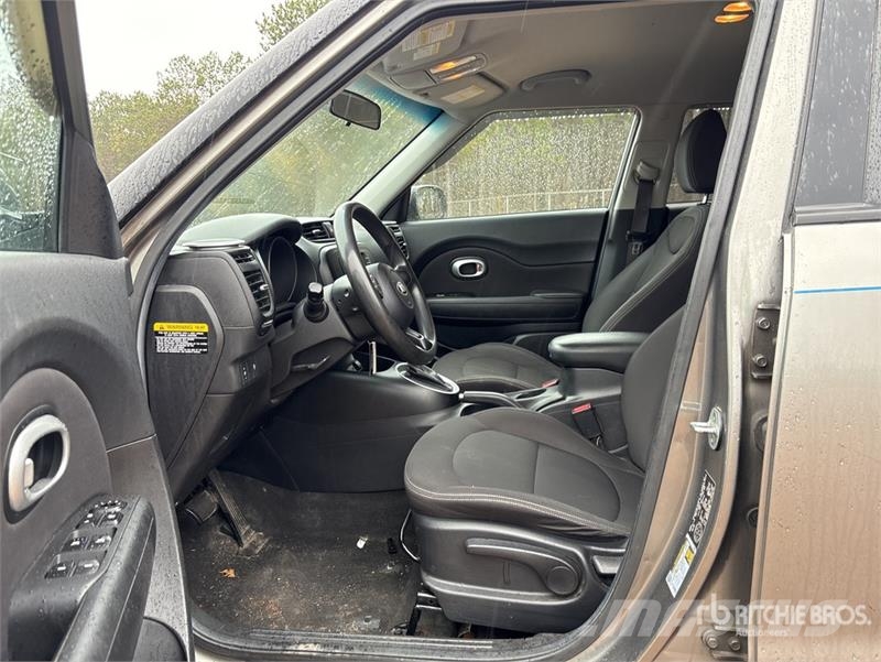 Kia Soul 2WD SUV 汽车