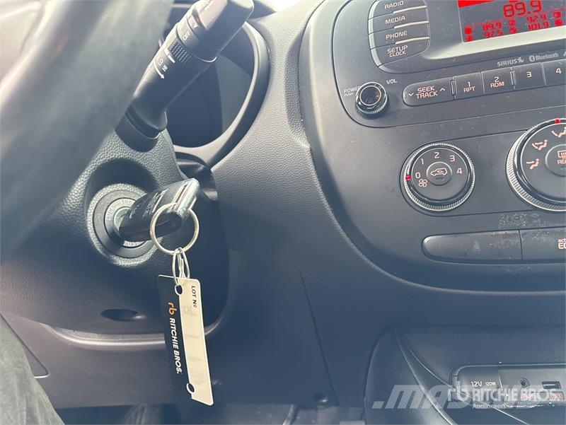 Kia Soul 2WD SUV 汽车