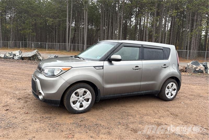 Kia Soul 2WD SUV Automobili