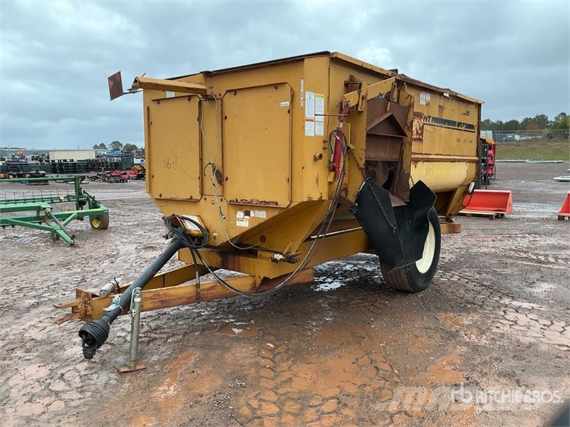 Knight Auggie 3030 13 ft x 7 ft 2 in Feed Mixer Mikser besleyiciler