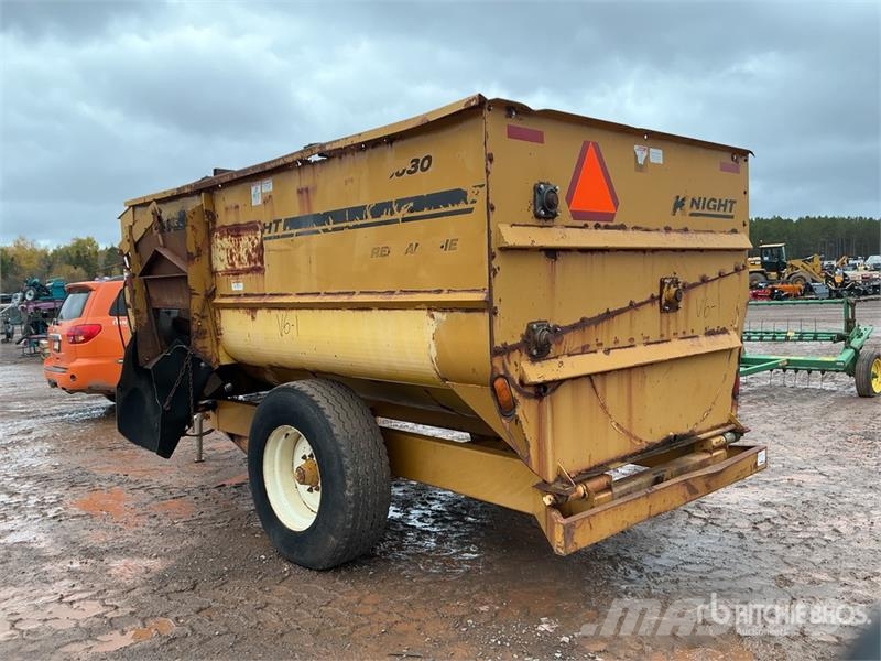 Knight Auggie 3030 13 ft x 7 ft 2 in Feed Mixer Mikser besleyiciler