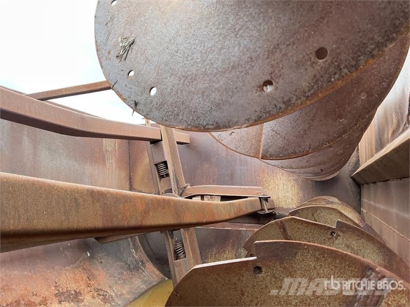 Knight Auggie 3030 13 ft x 7 ft 2 in Feed Mixer Mikser besleyiciler