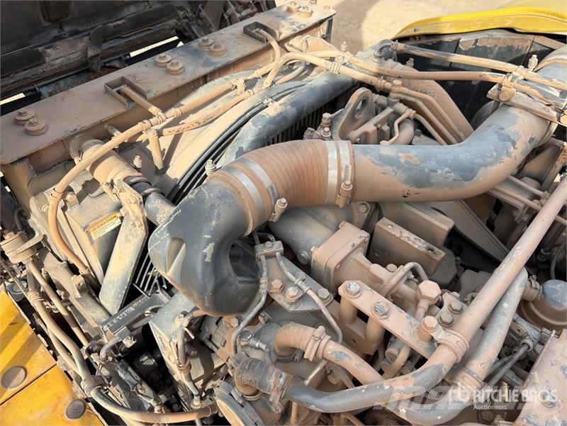 Komatsu HM400-3 Zglobni demperji