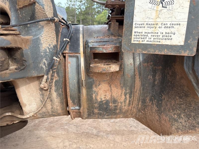 Komatsu HM400-3 Zglobni demperji