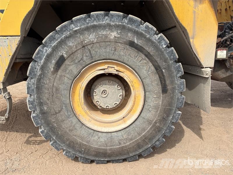 Komatsu HM400-3 Csuklósdömperek