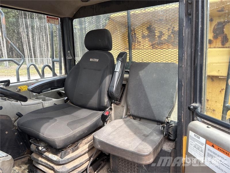 Komatsu HM400-3 Csuklósdömperek