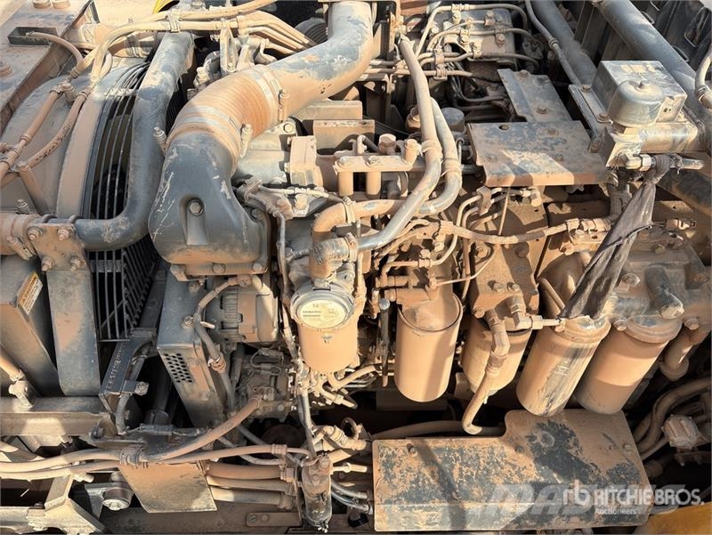 Komatsu HM400-3 Zglobni demperji