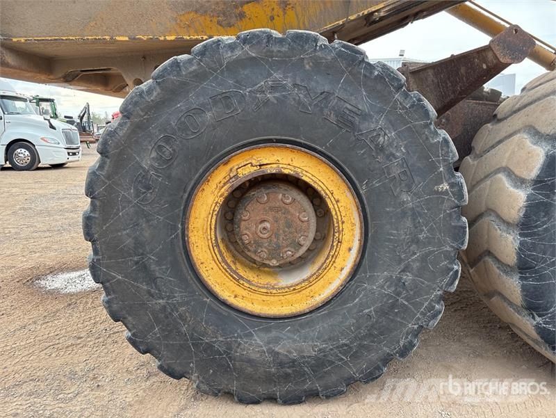 Komatsu HM400-3 Zglobni demperji
