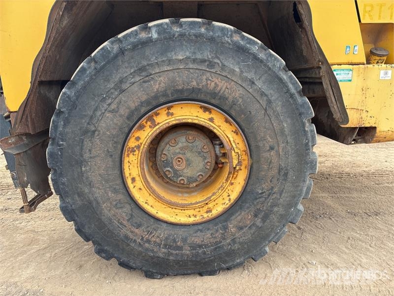 Komatsu HM400-3 Zglobni demperji
