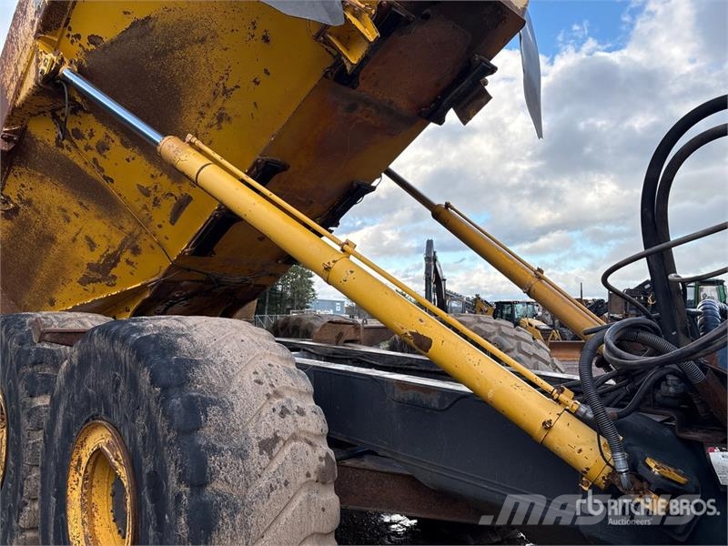 Komatsu HM400-3 Tombereau articulé