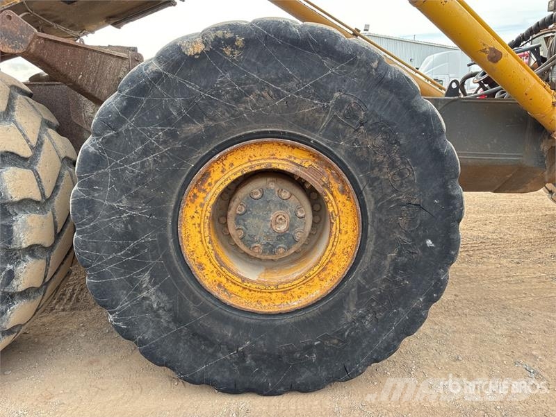 Komatsu HM400-3 Zglobni demperji