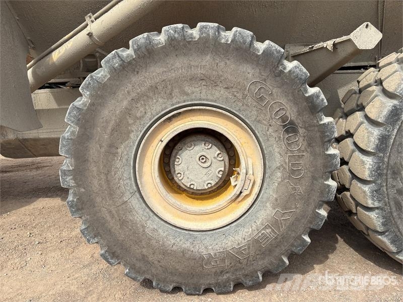 Komatsu HM400-3 Csuklósdömperek