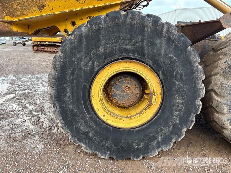 Komatsu HM400-3 Tombereau articulé