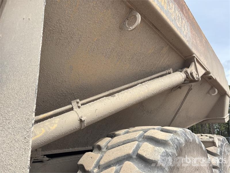Komatsu HM400-3 Csuklósdömperek