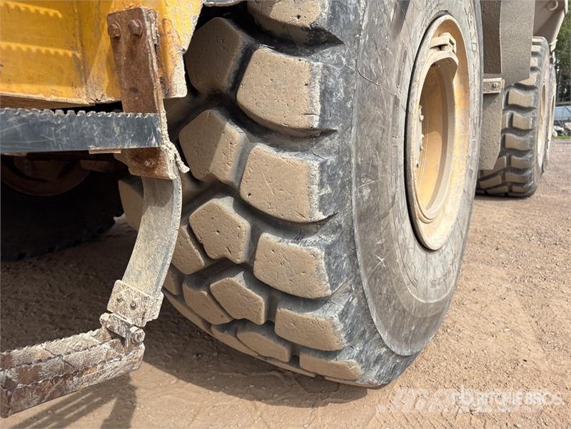 Komatsu HM400-3 Csuklósdömperek