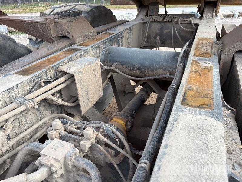 Komatsu HM400-3 Zglobni demperji
