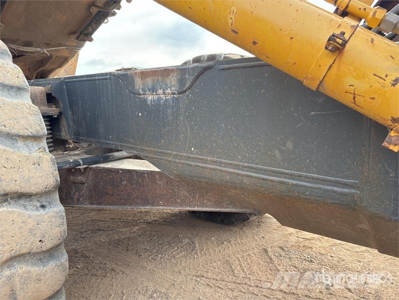 Komatsu HM400-3 Zglobni demperji