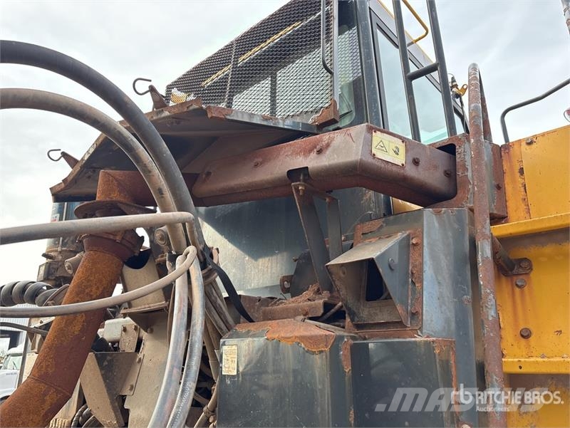Komatsu HM400-3 Zglobni demperji