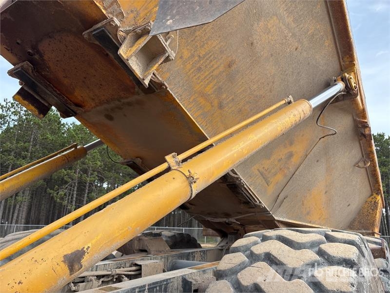 Komatsu HM400-3 Zglobni demperji