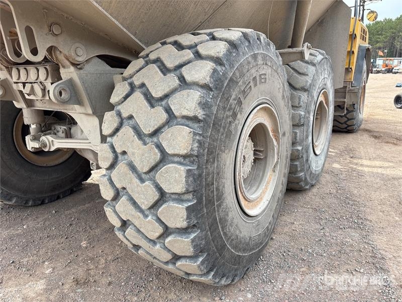 Komatsu HM400-3 Transportoare articulate