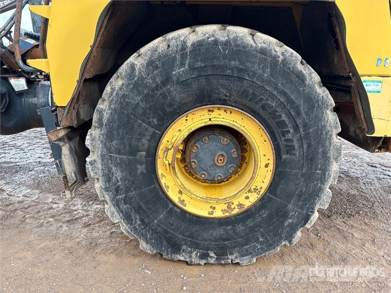 Komatsu HM400-3 Tombereau articulé