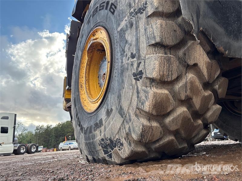 Komatsu HM400-3 Tombereau articulé