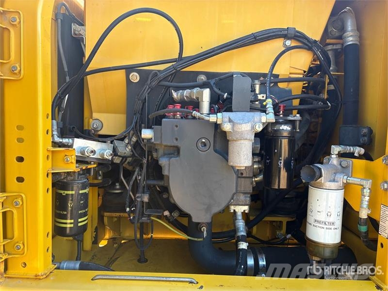 Komatsu PC210LC-10 Tracked Excavator 履带挖掘机