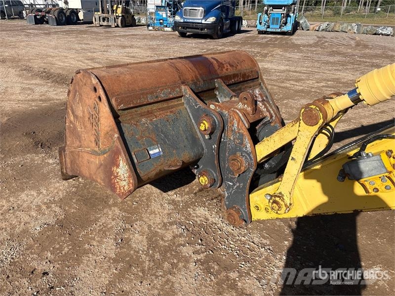 Komatsu PC210LC-10 Tracked Excavator 履带挖掘机