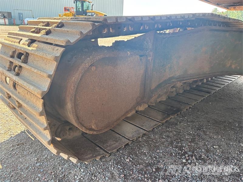 Komatsu PC220LC-7 Long Reach Tracked Excavator Beltegraver