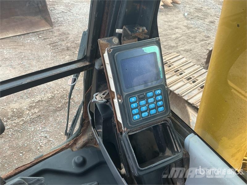 Komatsu PC220LC-7 Long Reach Tracked Excavator Beltegraver