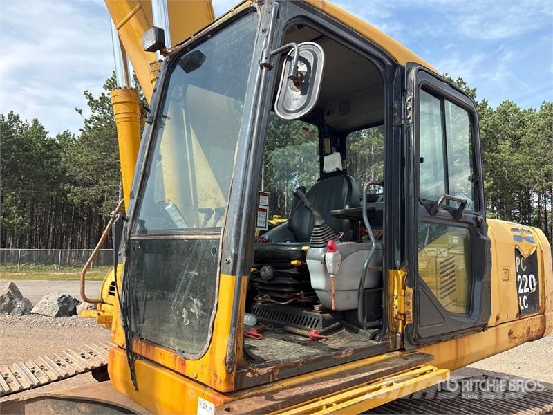 Komatsu PC220LC-7 Long Reach Tracked Excavator Beltegraver