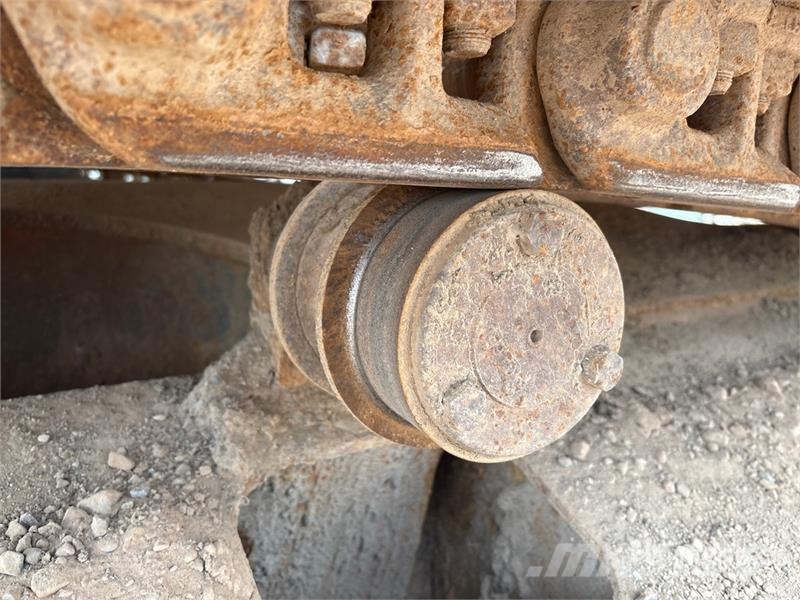 Komatsu PC220LC-7 Long Reach Tracked Excavator Beltegraver