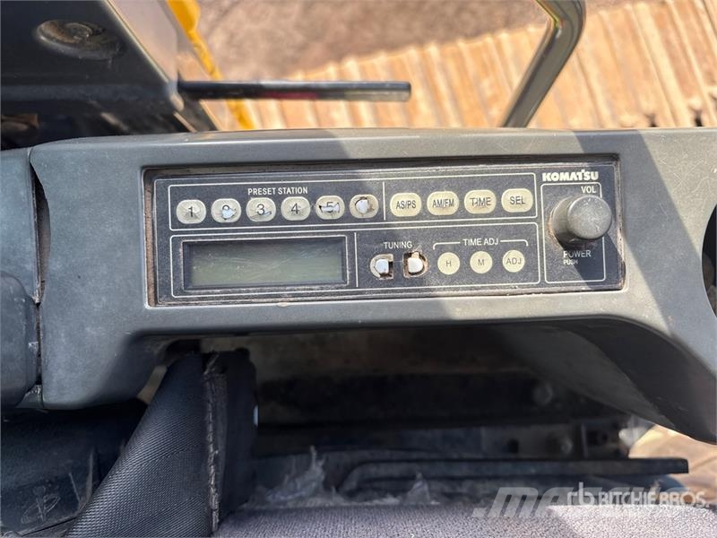 Komatsu PC220LC-8 Tracked Excavator Escavadeiras de esteiras