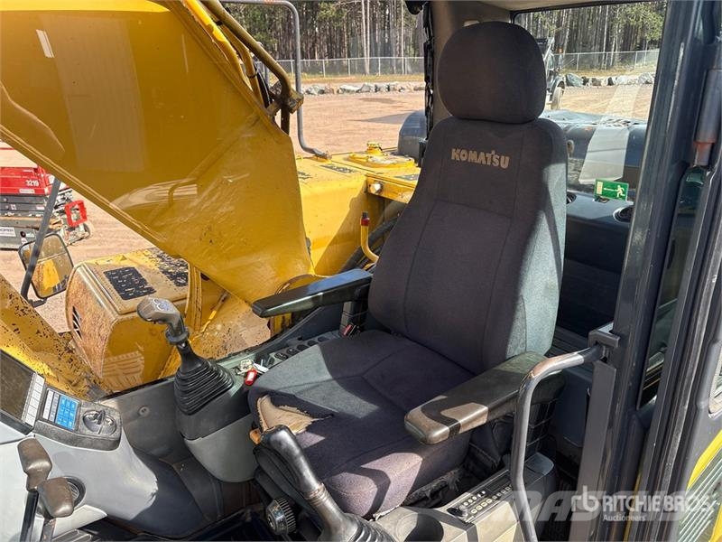 Komatsu PC220LC-8 Tracked Excavator Escavadeiras de esteiras