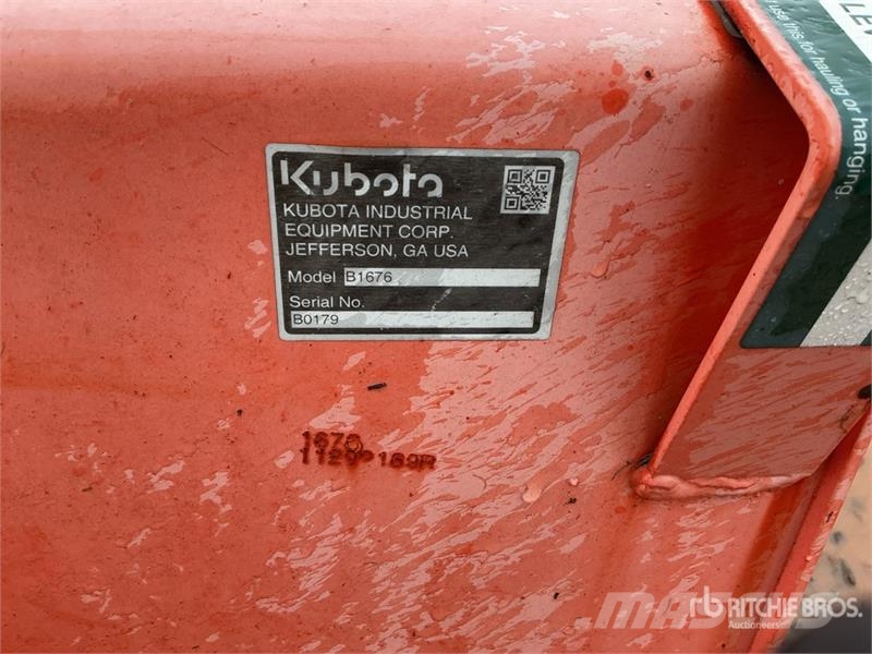 Kubota B1675 Ag Tractor Bucket (Unused) Egyéb traktor tartozékok