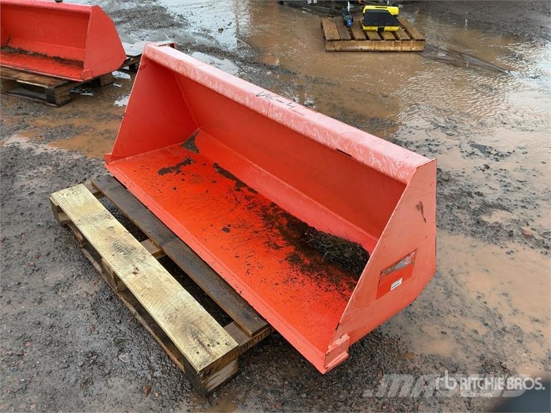 Kubota B1675 Ag Tractor Bucket (Unused) Egyéb traktor tartozékok