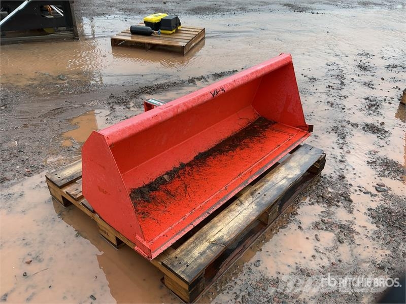 Kubota B1676 53 in Ag Tractor Bucket (Unused) Egyéb traktor tartozékok