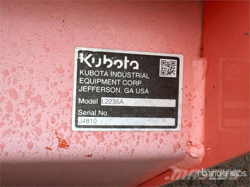 Kubota L3240D 4WD Utility Tractor Taajamatraktorit