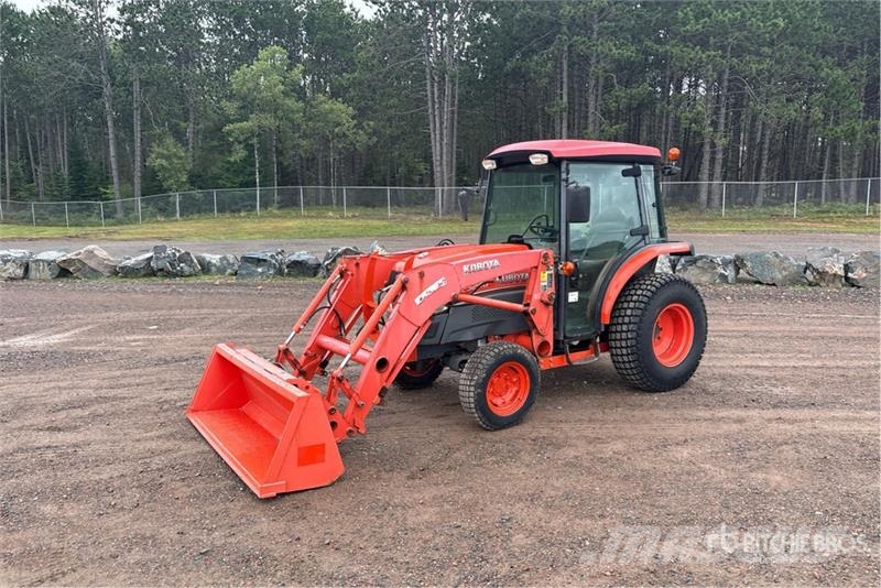 Kubota L3240D 4WD Utility Tractor Taajamatraktorit