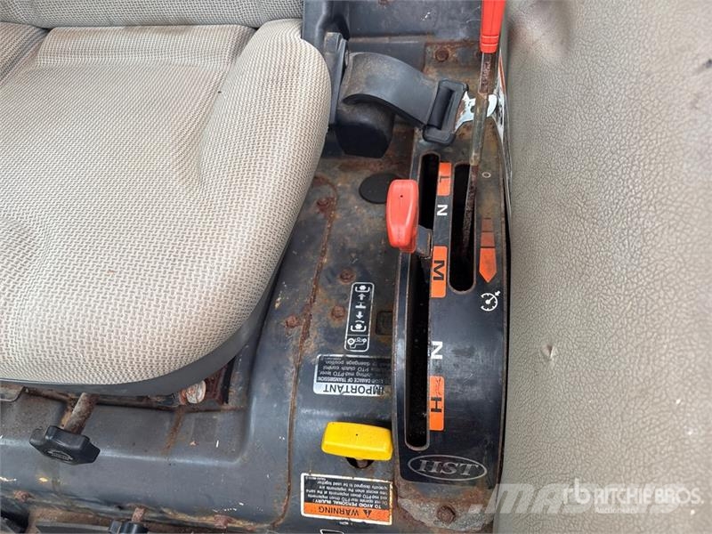 Kubota L3240D 4WD Utility Tractor Taajamatraktorit