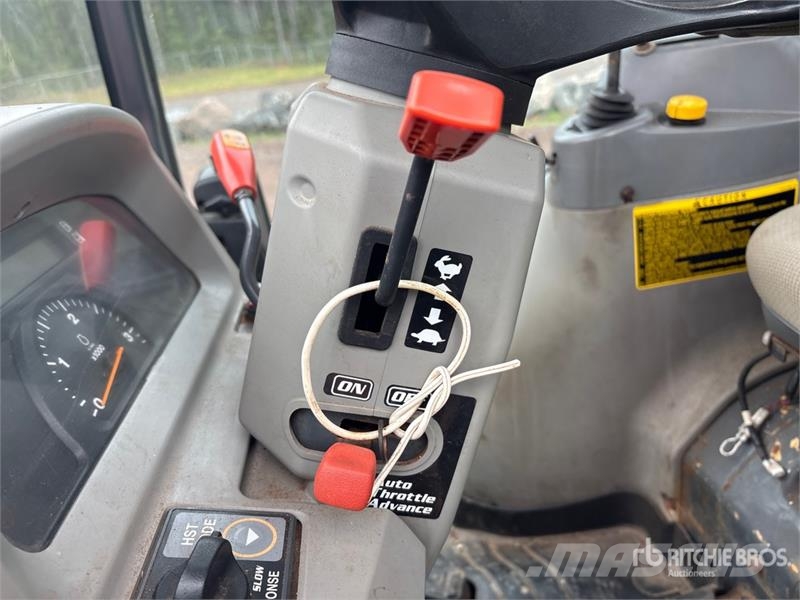 Kubota L3240D 4WD Utility Tractor Taajamatraktorit